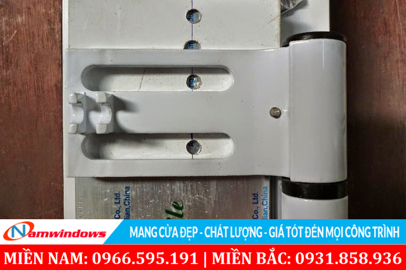 Cữ lấy dấu chân đế trên cánh bản lề 3D