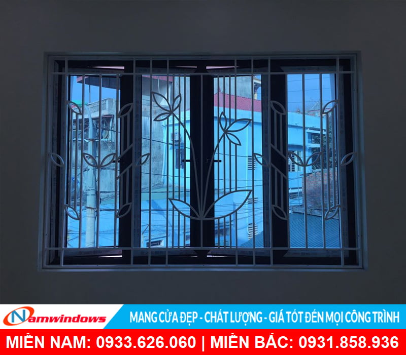 Khung bảo vệ cửa sổ bằng sắt trang trí