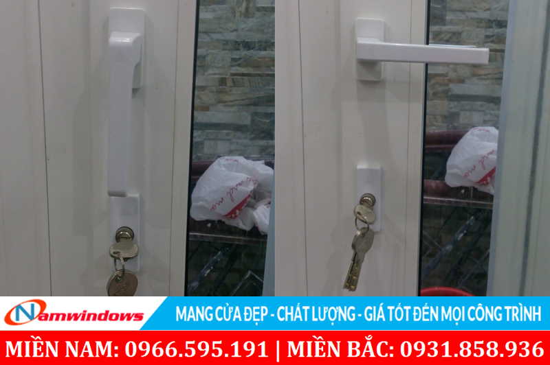 Nếu cửa nhà bạn dùng loại khóa có hình dáng giống như hình hãy chú ý xem hãng nào.