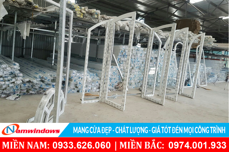 Hình ảnh cửa nhựa lõi thép cao cấp tại nhà máy sản xuất
