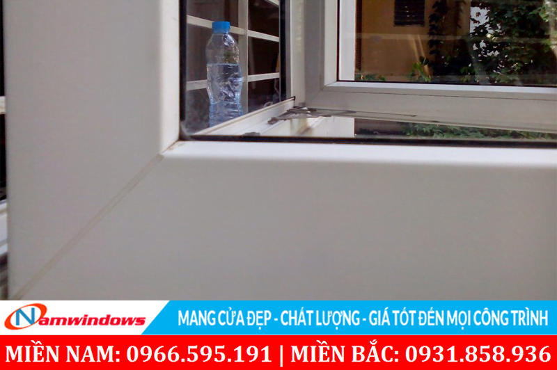 Vệ sinh làm sạch cửa nhựa lõi thép định kỳ