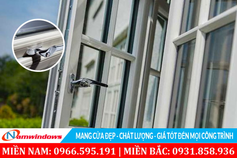 Kiểm tra khóa chốt của cửa sổ 