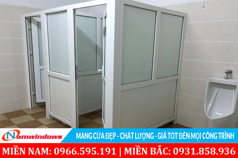 Nhà vệ sinh làm bằng cửa nhựa lõi thép