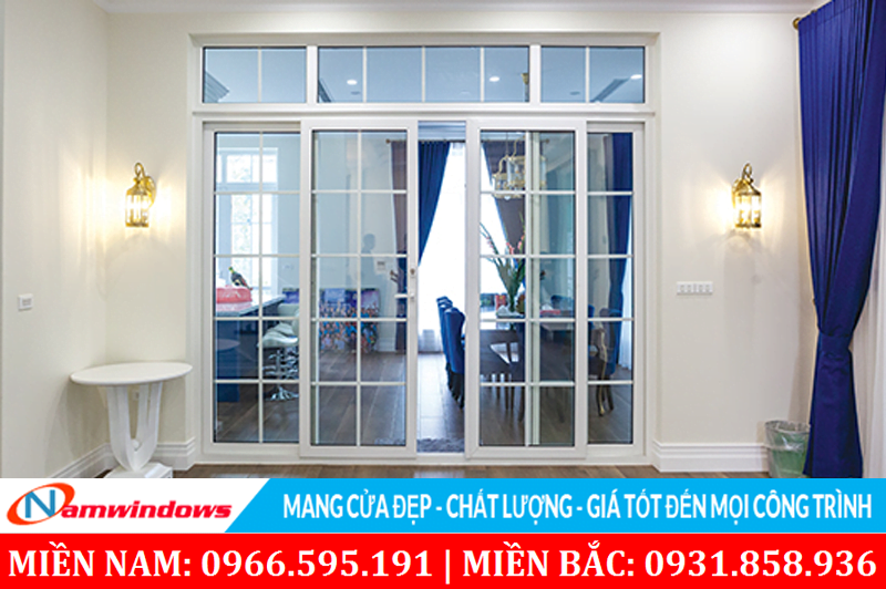 Mẫu cửa nhựa uPVC 4 cánh sử dụng kính hộp có nan trang trí bên trong