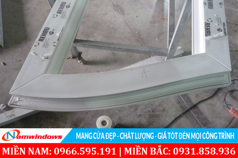 Uốn vòm cửa chuyên nghiệp