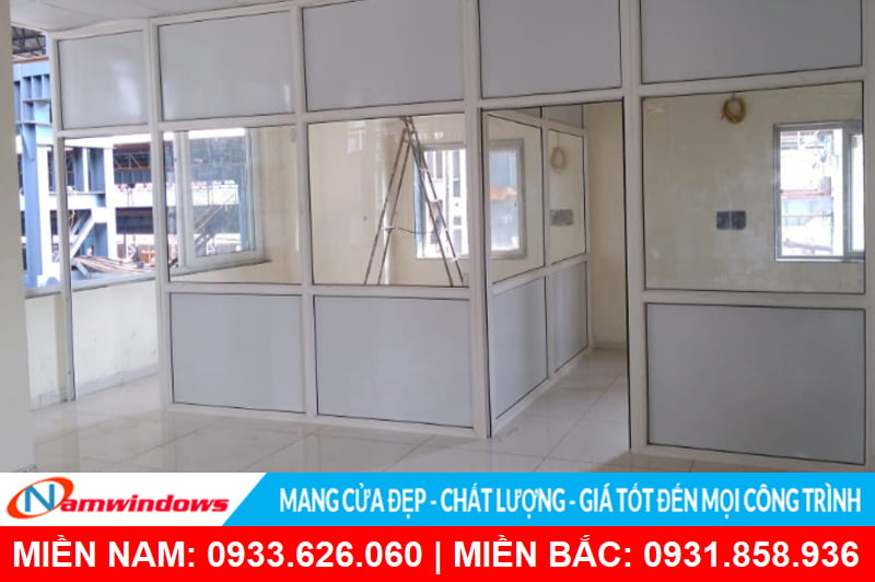 Vách ngăn nhựa lõi thép