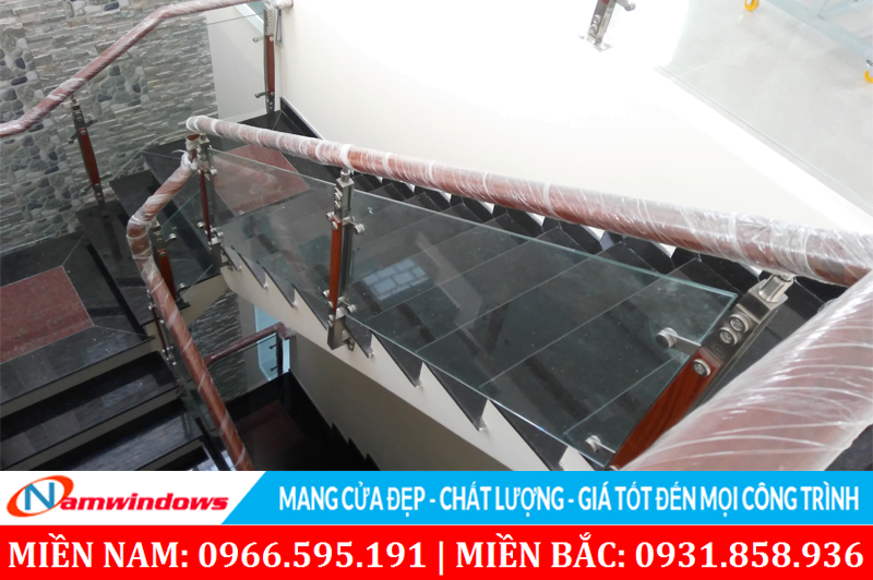 Lan can cầu thang trụ ốp bên hông