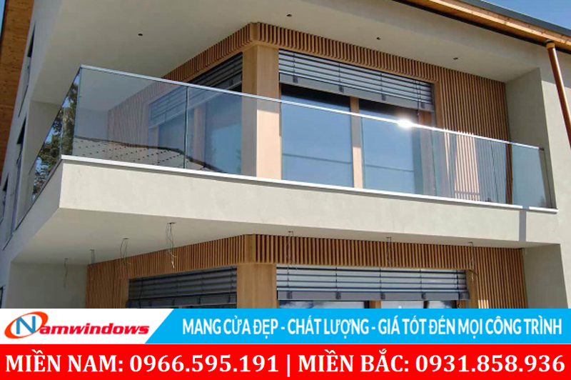 Lan can kính cường lực cho ban công