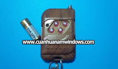 Hướng Dẫn Cách Thay Pin Điều Khiển Cửa Cuốn Đơn Giản