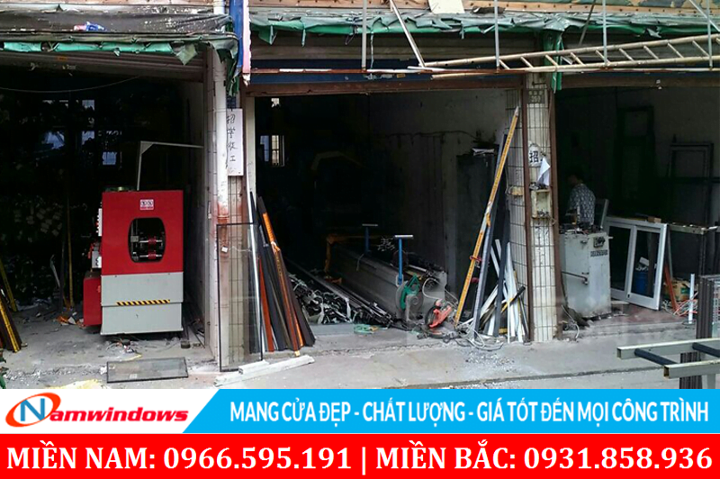 Các cửa hàng, cơ sở cửa mọc lên như nấm