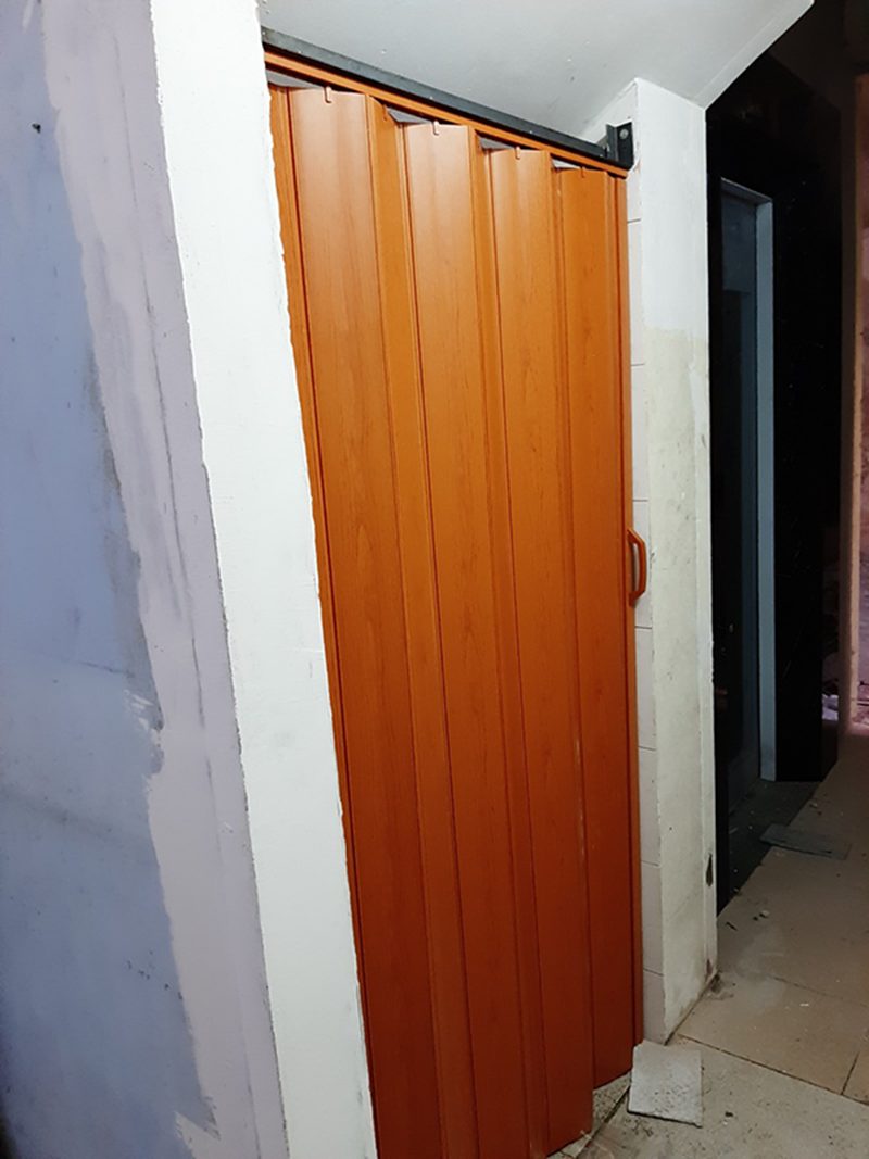 lắp đặt cửa xếp nhựa nhà vệ sinh, wc, toilet