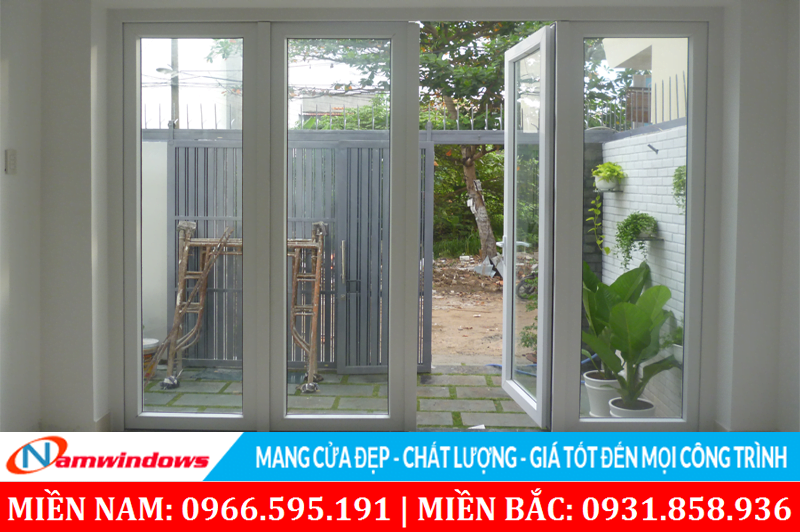 Cửa chính mở ra ngoài