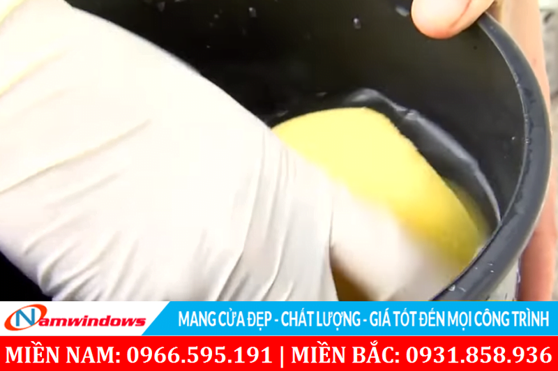 Bông thấm nước để lau và vệ sinh