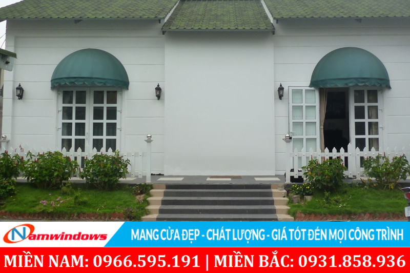 Mẫu 03: Cửa đi 2 cánh có vòm và chia ô