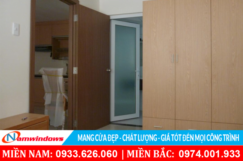 Mẫu 21: Cửa đi 1 cánh kính mờ nhà vệ sinh
