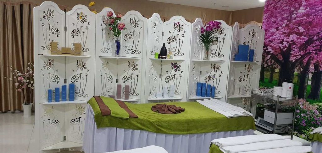 Mẫu bình phong có kệ nhựa Composite