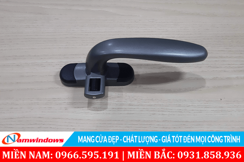 Tay nắm cài cửa sổ hãng Draho rất bắt mắt và chắc chắn