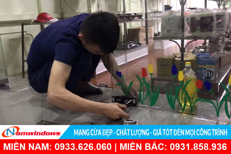 cửa kính giá rẻ