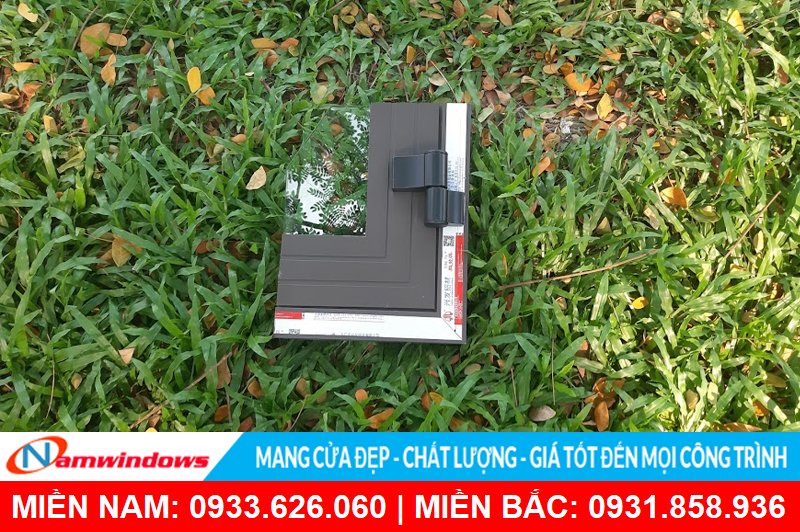 Mẫu cửa nhôm xingfa màu nâu cafe