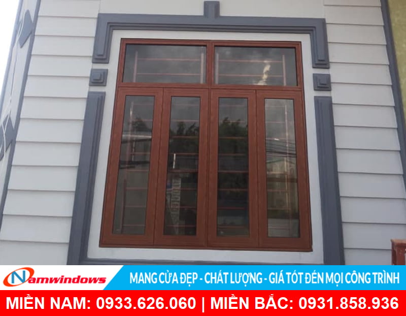Mẫu cửa sổ mở quay 4 cánh giả gỗ có fix
