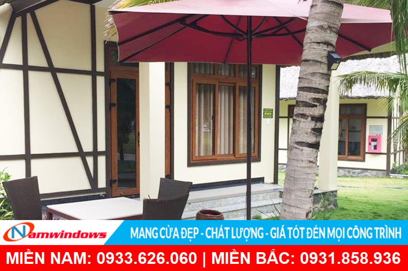 Mẫu cửa sổ cửa đi nhôm xingfa vân gỗ