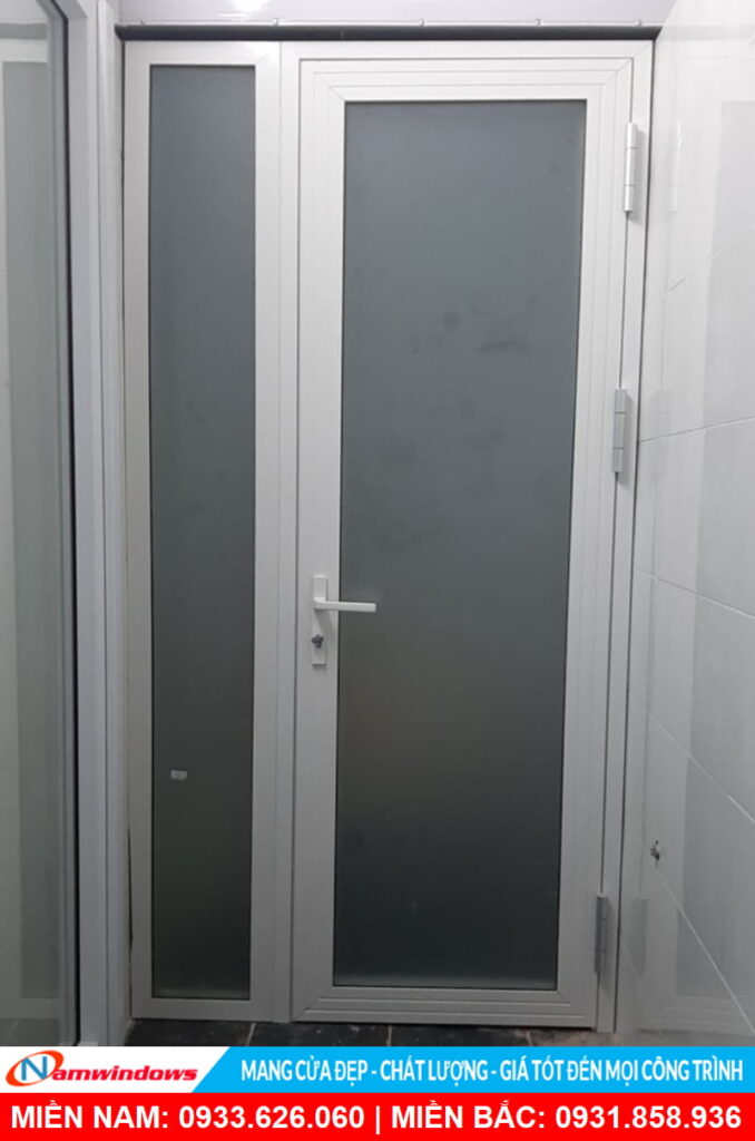 Mẫu cửa đi 1 cánh nhôm xingfa kết hợp vách