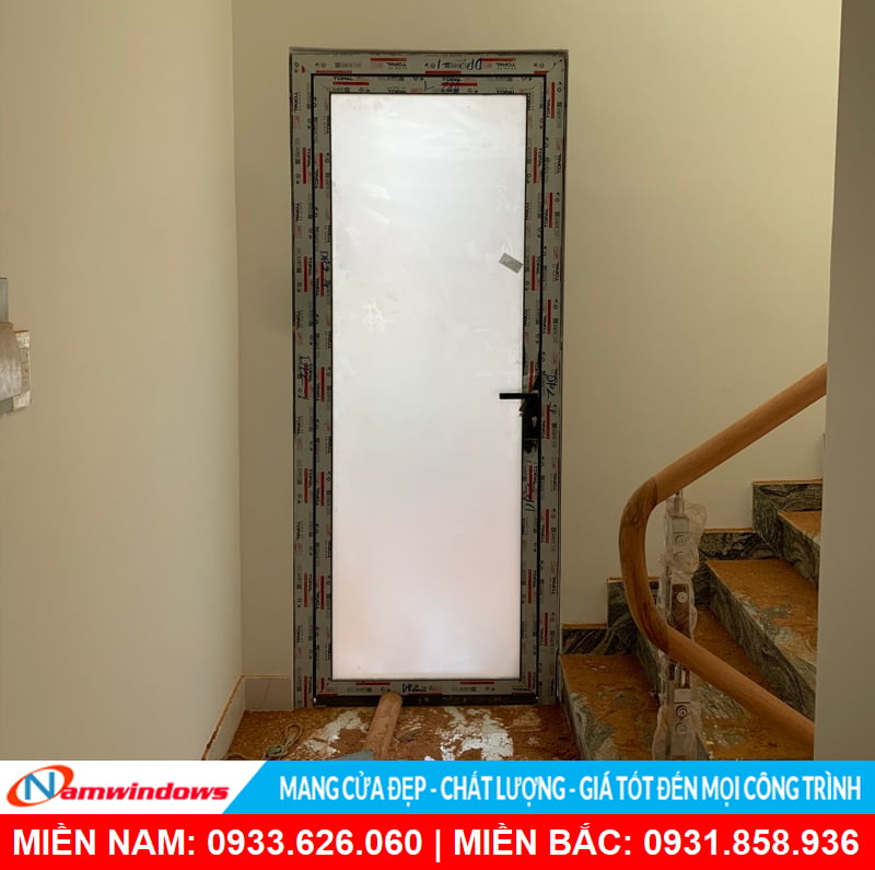 Mẫu cửa đi 1 cánh nhôm xingfa đẹp