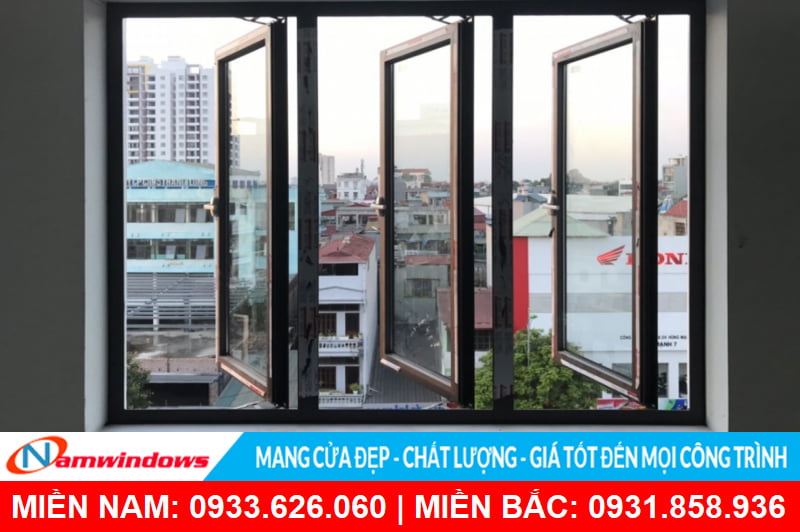 Cửa sổ mở quay 3 cánh nhôm kính