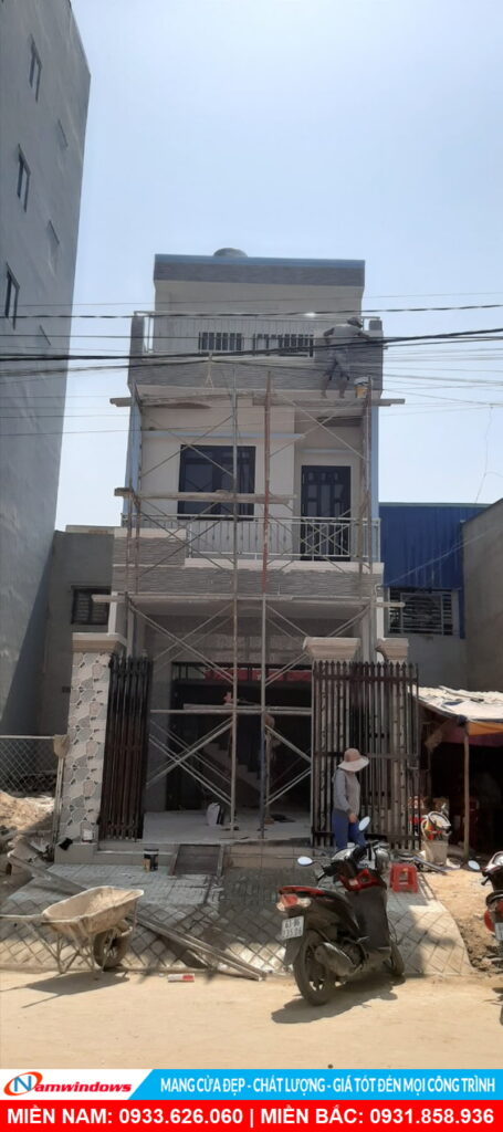 Cửa nhôm xingfa màu nâu cafe - A. Trí (Long An)