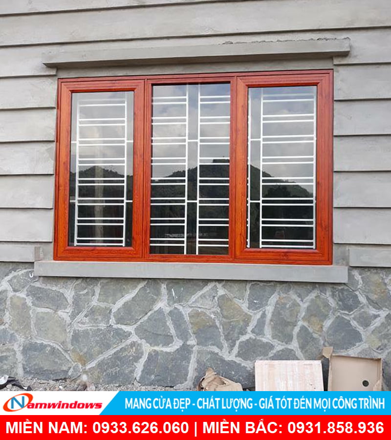 Cửa sổ 2 cánh nhôm xingfa kết hợp vách và khung bảo vệ bên trong