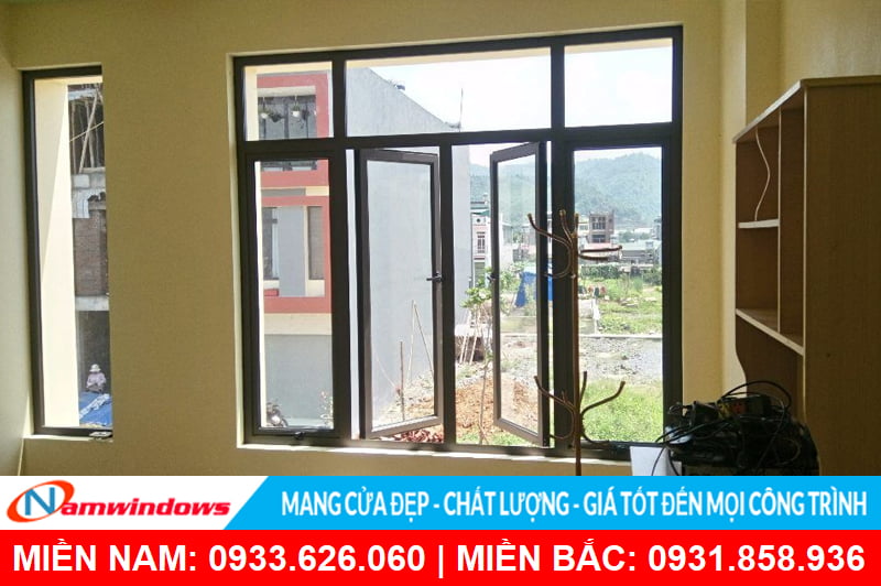 Cửa sổ mở quay 4 cánh nhôm kính