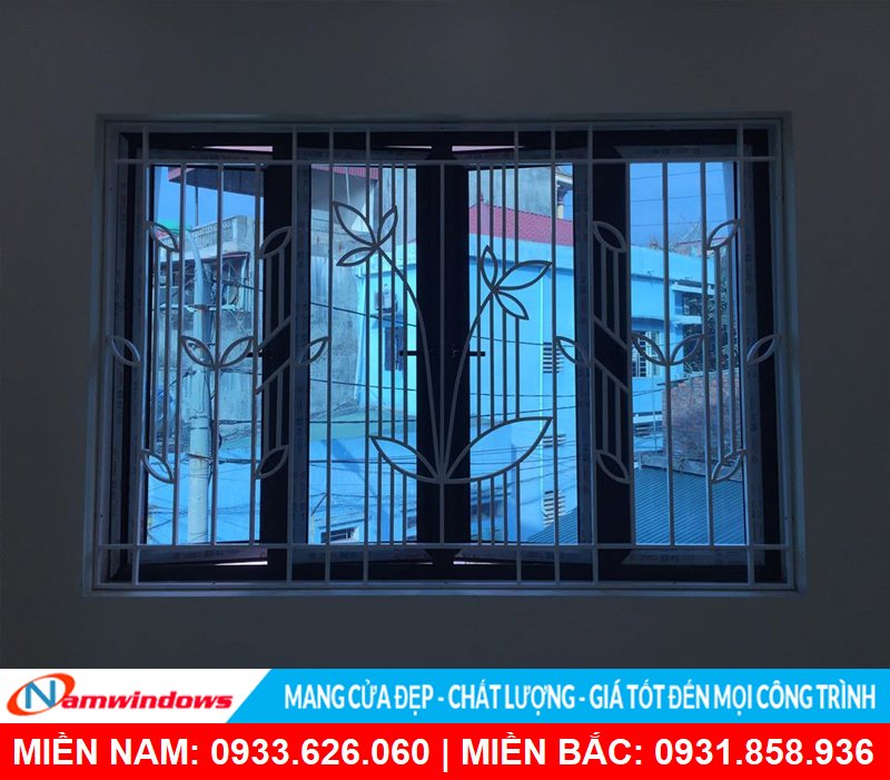 Cửa sổ mở quay 4 cánh nhôm xingfa kết hợp khung sắt trang trí