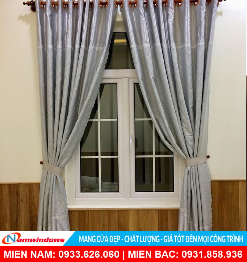 Mẫu cửa sổ 2 cánh có nan nhôm trang trí