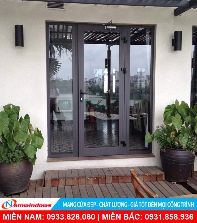 Cửa nhôm tay co thủy lực