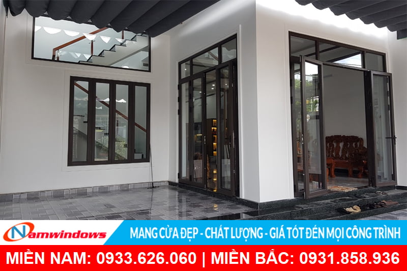Cửa nhôm 4 cánh cho nhà mặt tiện rộng lớn
