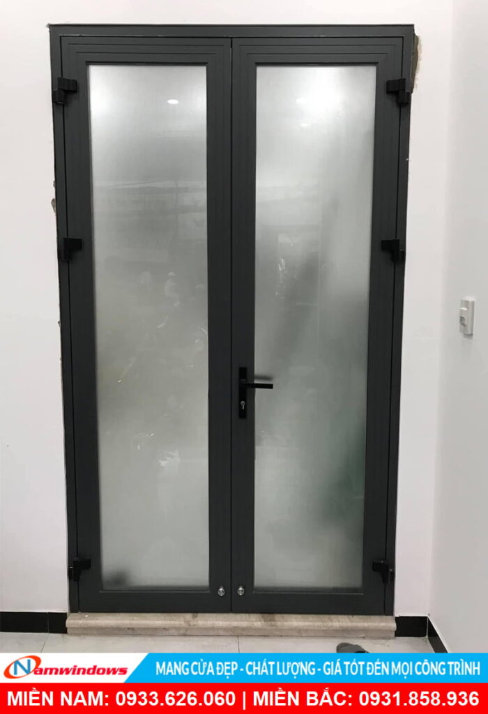 Cửa đi 2 cánh kính mờ phun cát