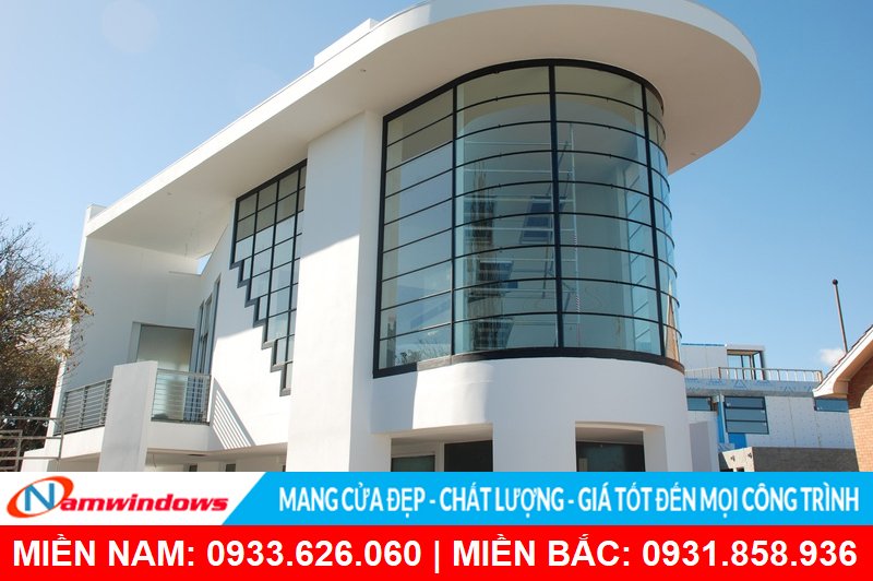 Vách kính uốn cong
