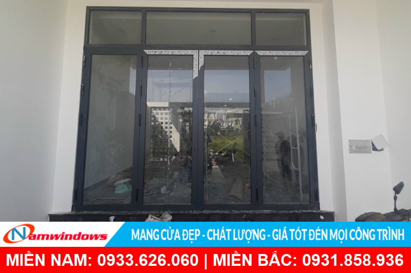 Cửa đi 4 cánh nhôm wisdom