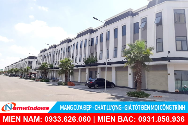 Cửa sổ mở hất an toàn, tiện lợi cho nhà cao tầng