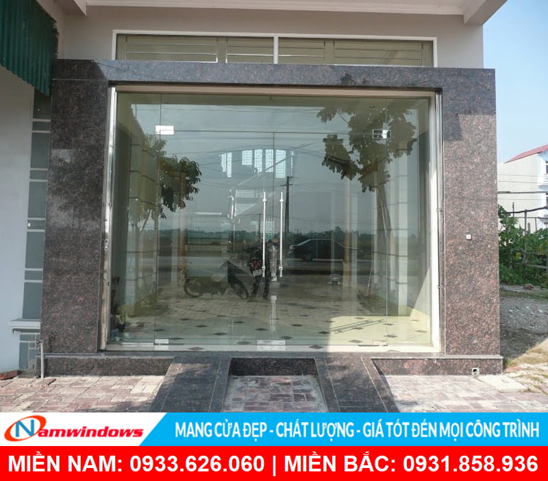 Cửa kính cường lực 4 cánh
