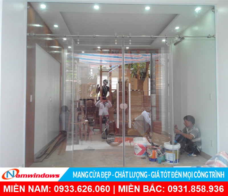 Cửa lùa kính cường lực