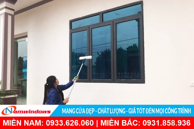 Những lưu ý cửa nhôm kính sáng bóng như mới