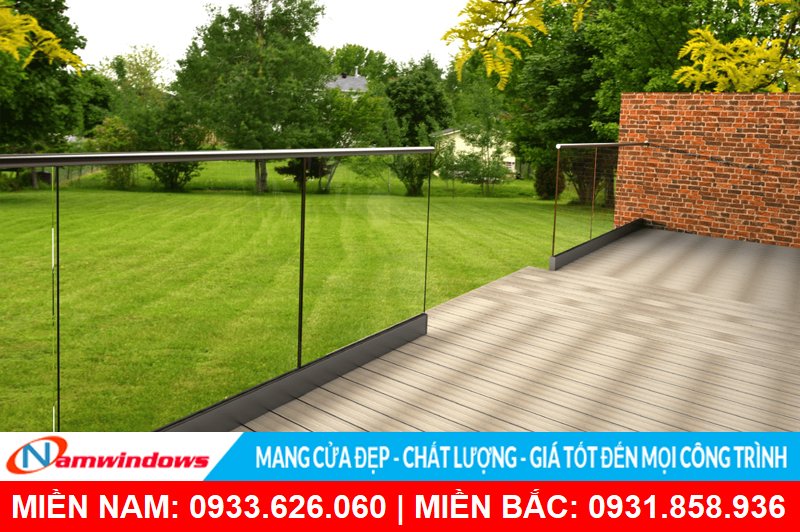 Lan can kính không trụ giúp mở rộng tầm nhìn