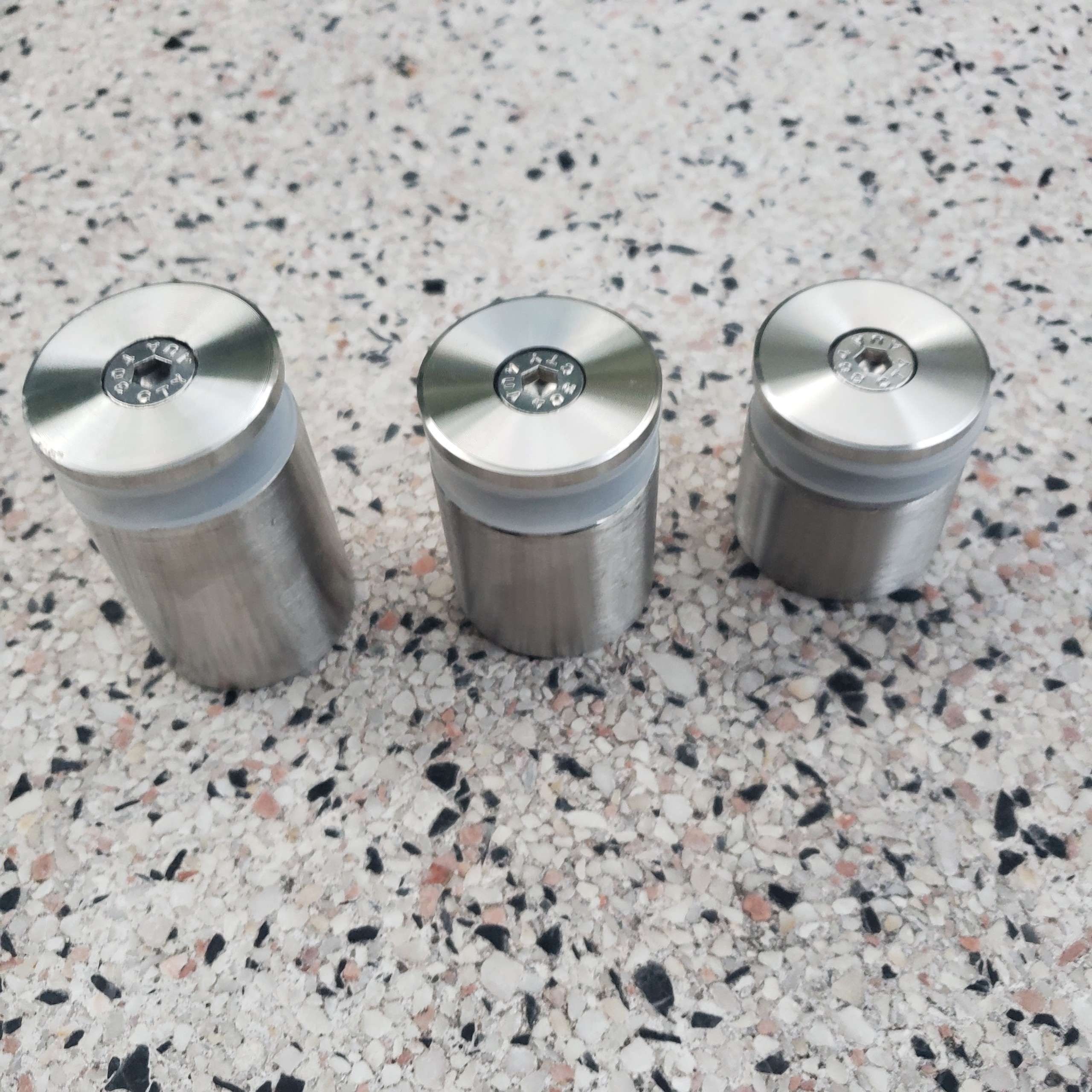 Ốc bắt kính TLC001-040 Inox 304 đặc Ø38 dài 4cm bóng mờ - Ảnh 2