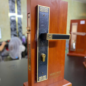 Alternative view of Khóa cửa chính KC018-8545 đen mờ