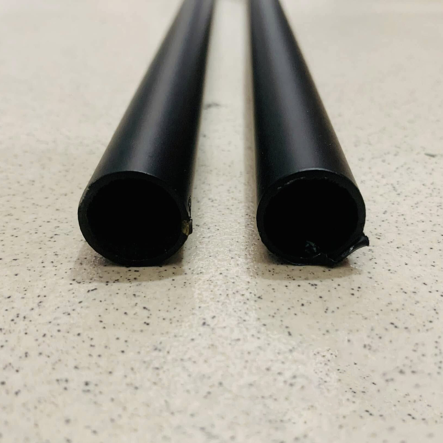 Ống Inox 304 Ø19 R005-2000 màu đen dài 2m