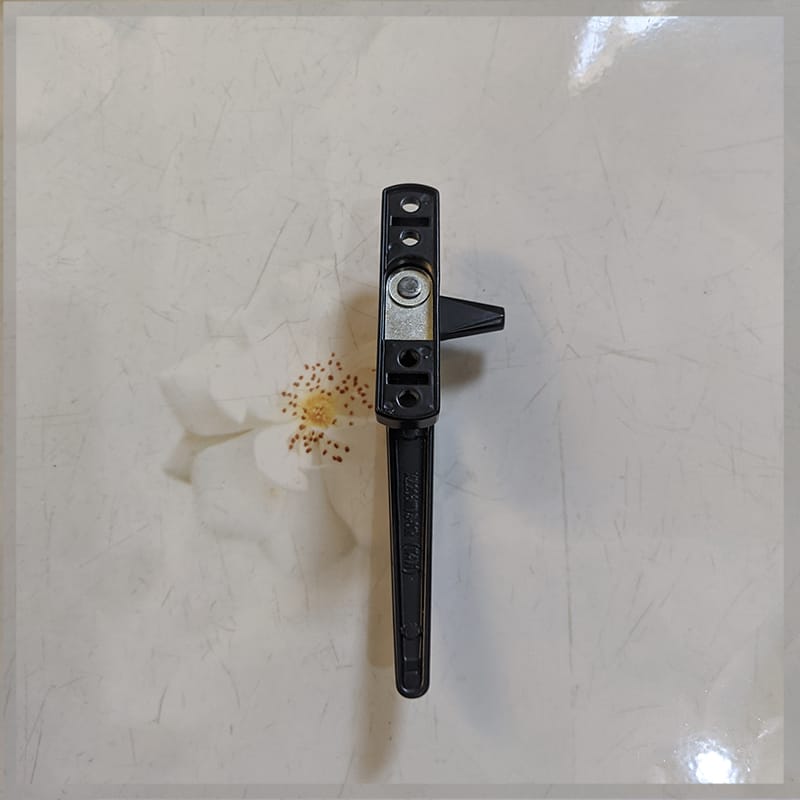 Tay cài cửa sổ hất GQ ASSA ABLOY màu đen - Ảnh 3