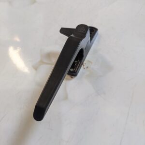 Tay cài cửa sổ hất GQ ASSA ABLOY màu đen