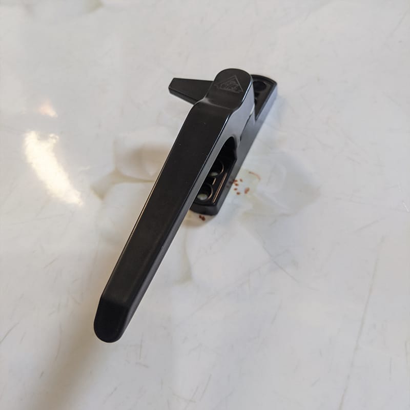 Tay cài cửa sổ hất GQ ASSA ABLOY màu đen